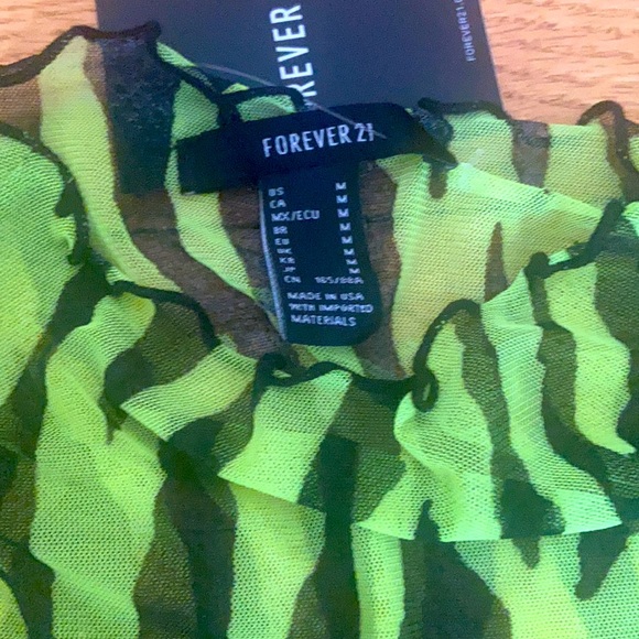 Bundle of 2 Mesh Shirts - Picture 9 of 10